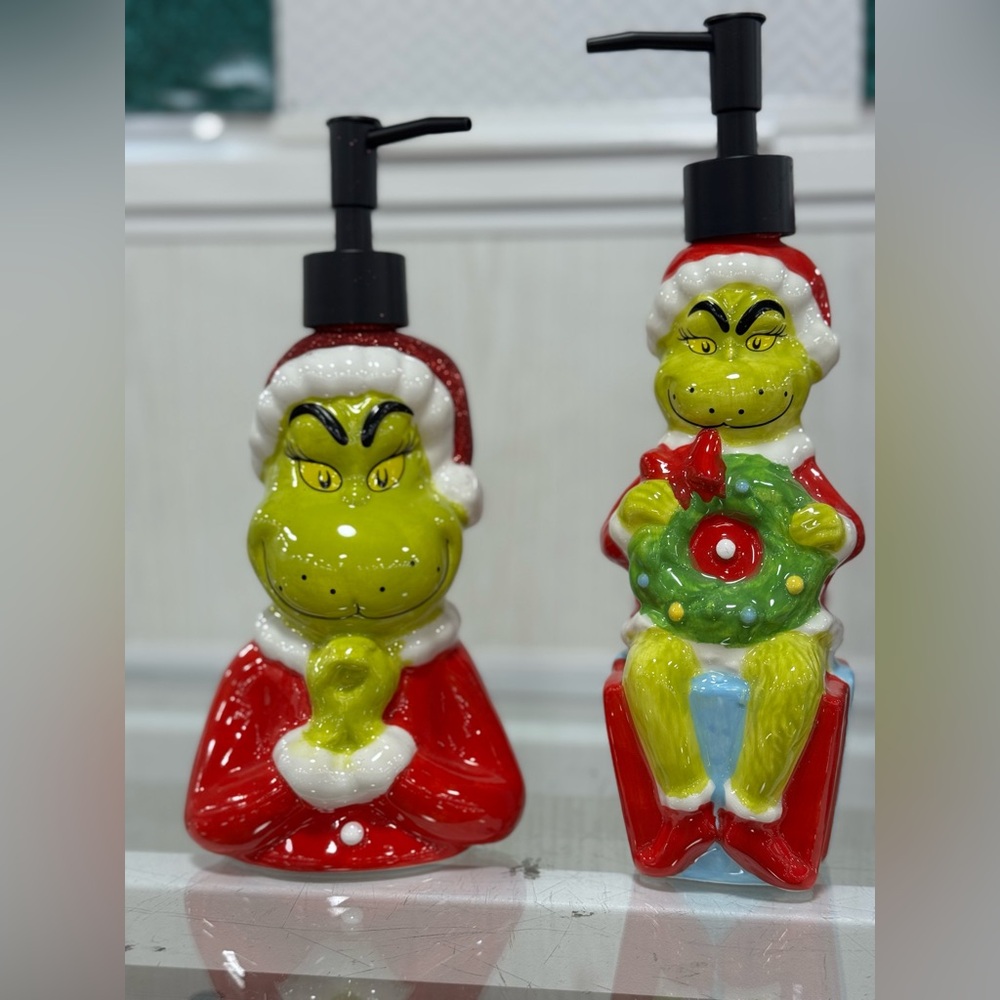 Grinch Christmas Soap Dispenser Set 2